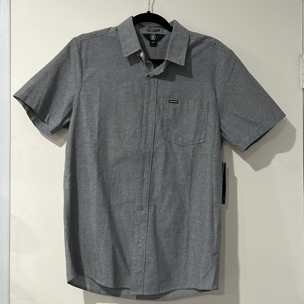 NWT Volcom Mens Short Sleeve Button Down